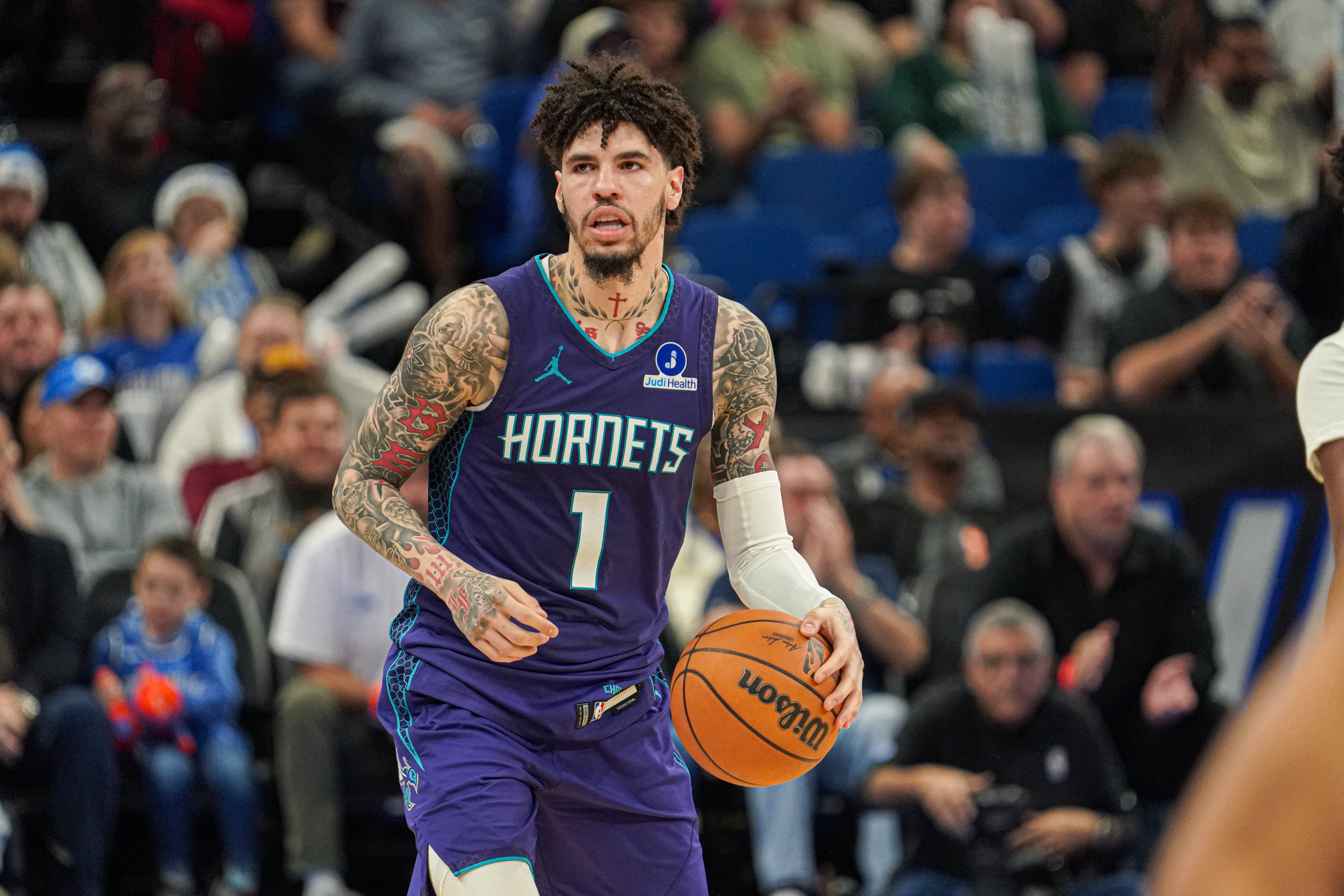 世界杯客户端安装指南-这个谁要？拉梅洛·鲍尔15投仅1中拿到2分7助 三分10中0